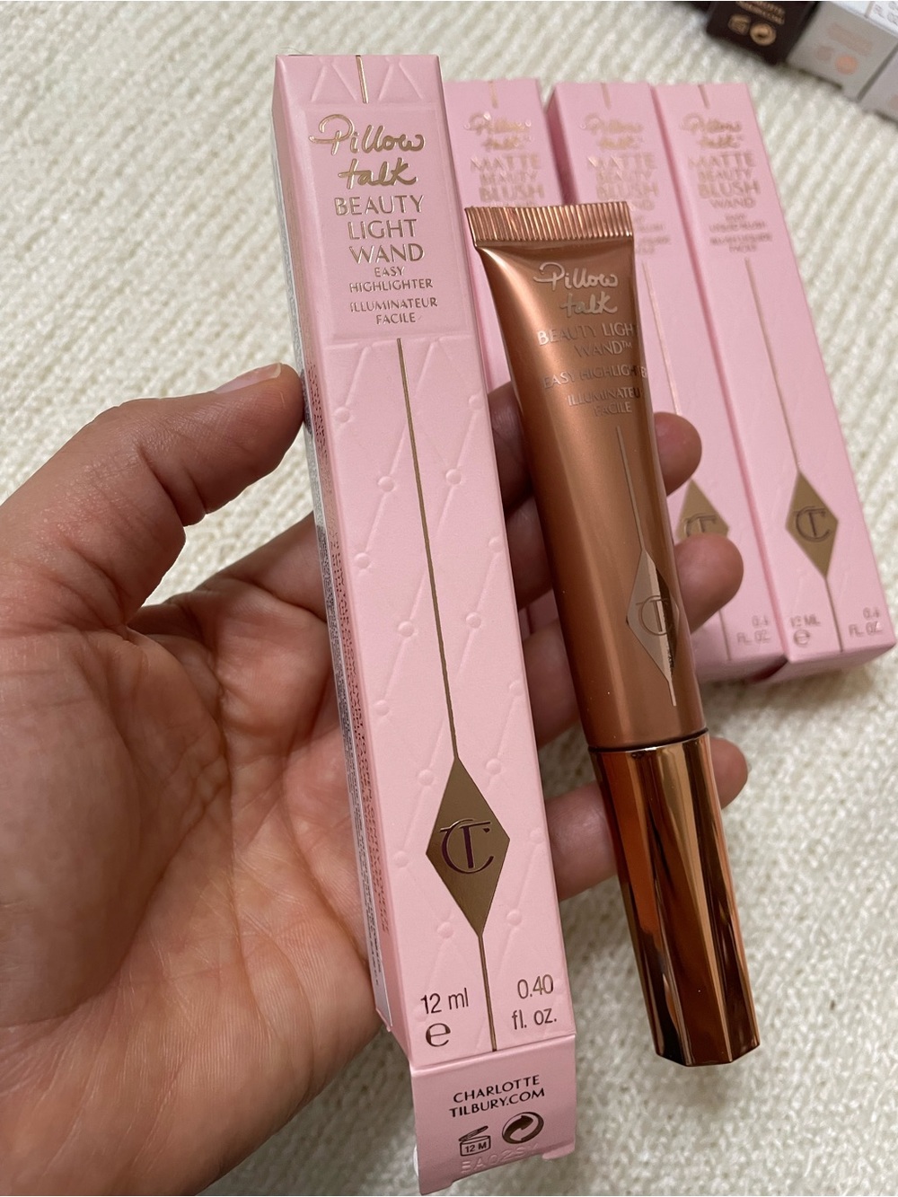Charlotte Tilbury Pillow Talk Beauty light wand highlighter